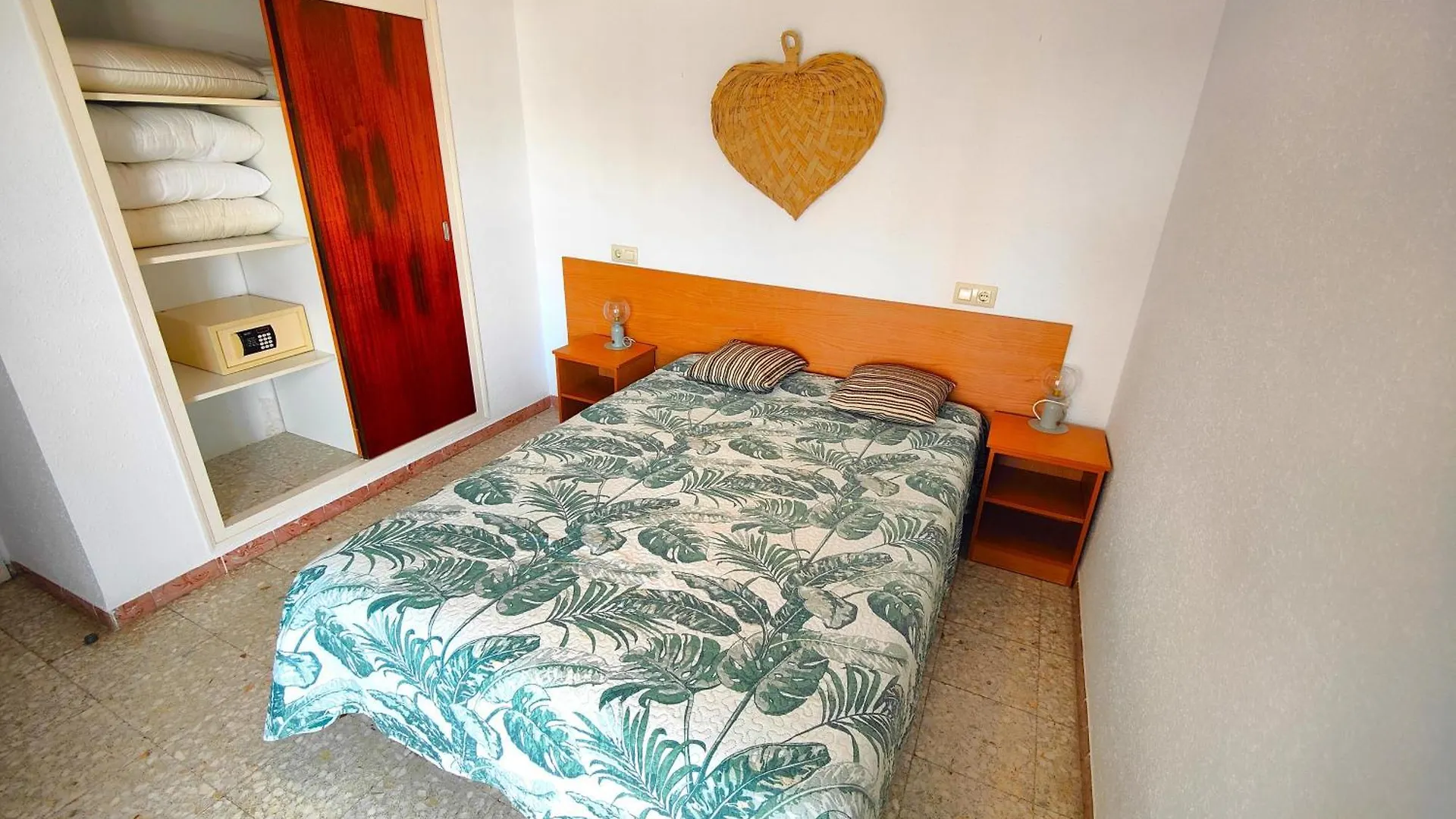 Global Immo 3348 La Solana Apartment Roses 0*,